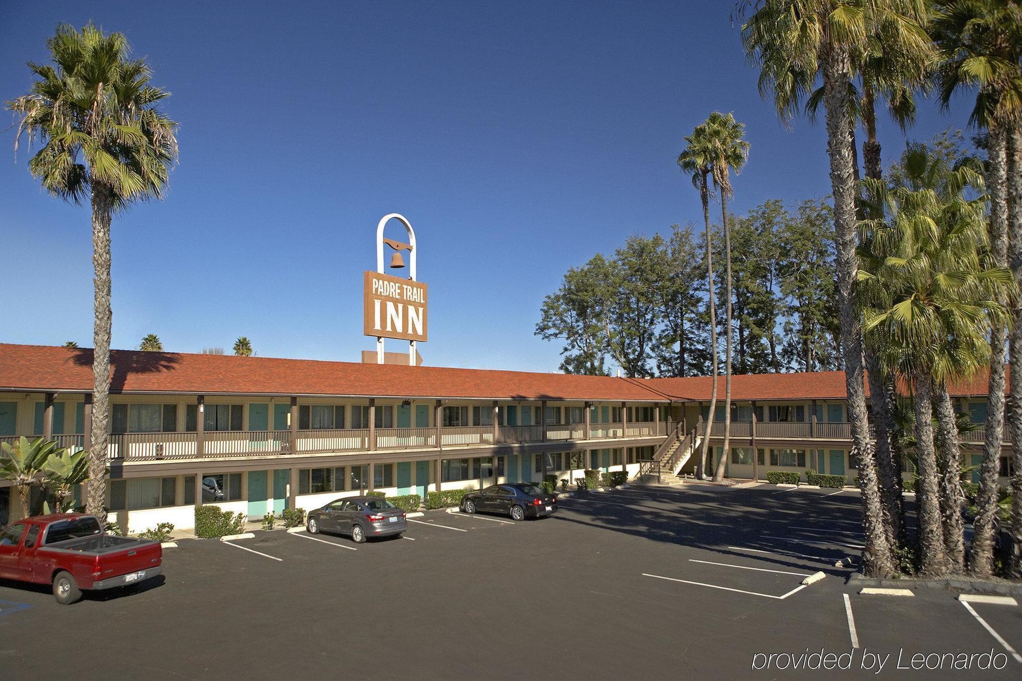 Hilton Garden Inn San Diego Old Town/Sea World Area Exterior photo